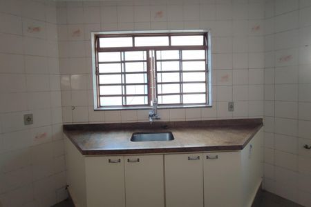 Casa à venda com 220m², 4 quartos e 2 vagas Casa à venda com 220m², 4 quartos e 2 vagasEdícula - Cozinha