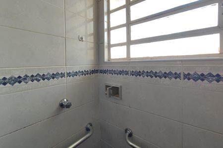 Casa à venda com 220m², 4 quartos e 2 vagas Casa à venda com 220m², 4 quartos e 2 vagasBanheiro Social