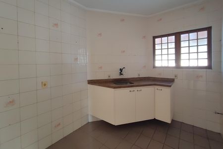 Casa à venda com 220m², 4 quartos e 2 vagas Casa à venda com 220m², 4 quartos e 2 vagasCozinha