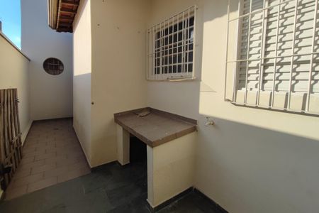 Casa à venda com 220m², 4 quartos e 2 vagas Casa à venda com 220m², 4 quartos e 2 vagasQuintal