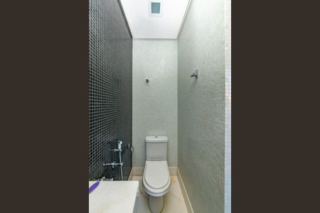 Casa à venda com 516m², 4 quartos e 4 vagas Casa à venda com 516m², 4 quartos e 4 vagasBanheiro da Suíte 2