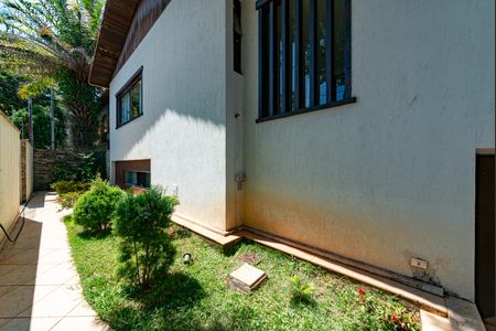 Casa à venda com 516m², 4 quartos e 4 vagas Casa à venda com 516m², 4 quartos e 4 vagasJardim