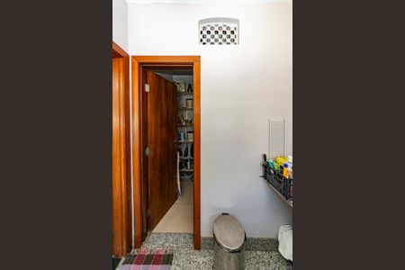 Casa à venda com 516m², 4 quartos e 4 vagas Casa à venda com 516m², 4 quartos e 4 vagasÁrea de Serviço