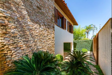 Casa à venda com 516m², 4 quartos e 4 vagas Casa à venda com 516m², 4 quartos e 4 vagasJardim