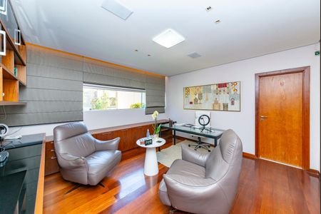 Casa à venda com 516m², 4 quartos e 4 vagas Casa à venda com 516m², 4 quartos e 4 vagasSala 2