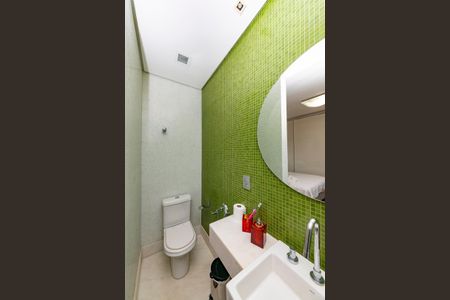 Casa à venda com 516m², 4 quartos e 4 vagas Casa à venda com 516m², 4 quartos e 4 vagasBanheiro da Suíte 3