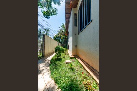 Casa à venda com 516m², 4 quartos e 4 vagas Casa à venda com 516m², 4 quartos e 4 vagasJardim