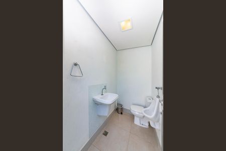 Casa à venda com 516m², 4 quartos e 4 vagas Casa à venda com 516m², 4 quartos e 4 vagasLavabo 1