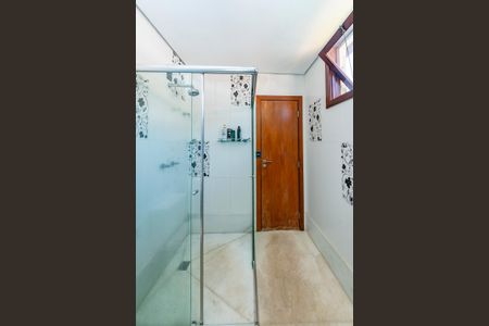 Casa à venda com 516m², 4 quartos e 4 vagas Casa à venda com 516m², 4 quartos e 4 vagasBanheiro da Suíte 4