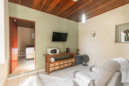Casa à venda com 300m², 2 quartos e 8 vagas Casa à venda com 300m², 2 quartos e 8 vagasSala
