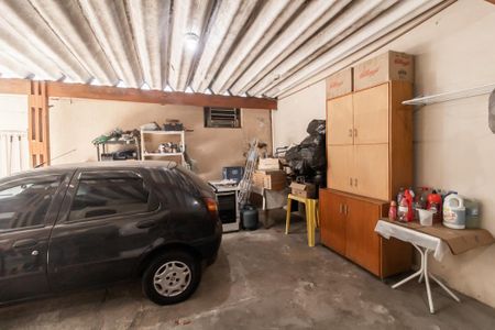 Casa à venda com 300m², 2 quartos e 8 vagas Casa à venda com 300m², 2 quartos e 8 vagasÁrea de Serviço