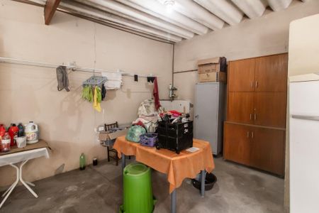 Casa à venda com 300m², 2 quartos e 8 vagas Casa à venda com 300m², 2 quartos e 8 vagasÁrea de Serviço