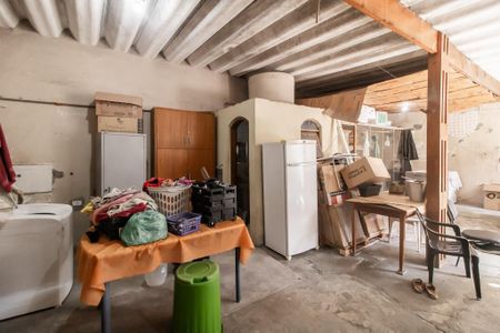 Casa à venda com 300m², 2 quartos e 8 vagas Casa à venda com 300m², 2 quartos e 8 vagasÁrea de Serviço