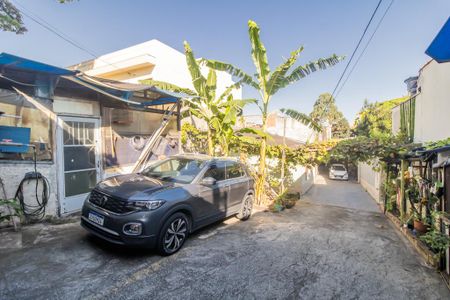 Casa à venda com 300m², 2 quartos e 8 vagas Casa à venda com 300m², 2 quartos e 8 vagasÁrea comum