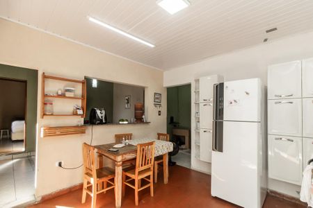 Casa à venda com 300m², 2 quartos e 8 vagas Casa à venda com 300m², 2 quartos e 8 vagasCozinha