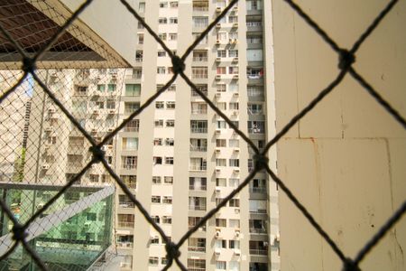 Apartamento à venda com 86m², 2 quartos e 1 vaga Apartamento à venda com 86m², 2 quartos e 1 vagaVista da Área de Serviço