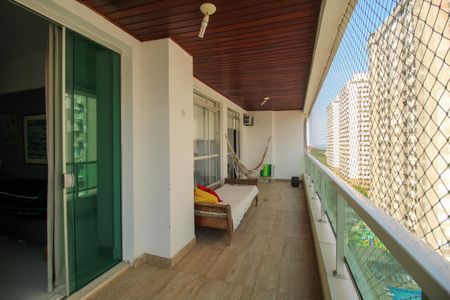 Apartamento à venda com 86m², 2 quartos e 1 vaga Apartamento à venda com 86m², 2 quartos e 1 vagaVaranda da Sala