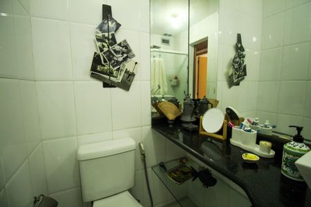 Apartamento à venda com 86m², 2 quartos e 1 vaga Apartamento à venda com 86m², 2 quartos e 1 vagaBanheiro Social