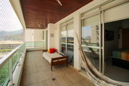 Apartamento à venda com 86m², 2 quartos e 1 vaga Apartamento à venda com 86m², 2 quartos e 1 vagaVaranda da Sala