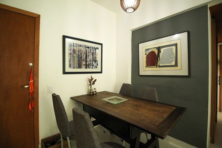 Apartamento à venda com 86m², 2 quartos e 1 vaga Apartamento à venda com 86m², 2 quartos e 1 vagaSala de Jantar