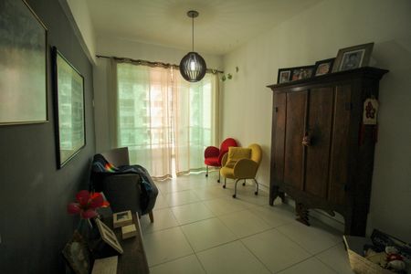 Apartamento à venda com 86m², 2 quartos e 1 vaga Apartamento à venda com 86m², 2 quartos e 1 vagaSala