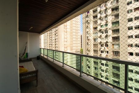 Apartamento à venda com 86m², 2 quartos e 1 vaga Apartamento à venda com 86m², 2 quartos e 1 vagaVaranda da Sala