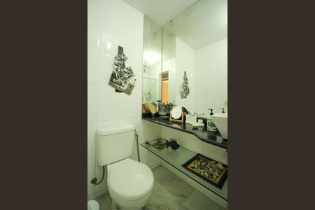 Apartamento à venda com 86m², 2 quartos e 1 vaga Apartamento à venda com 86m², 2 quartos e 1 vagaBanheiro Social