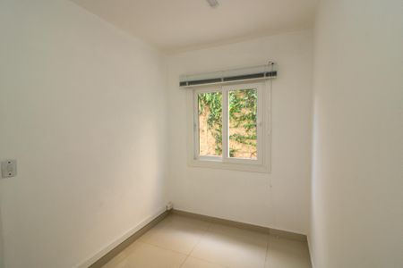 Casa à venda com 347m², 4 quartos e 6 vagas Casa à venda com 347m², 4 quartos e 6 vagasQuarto de Serviço