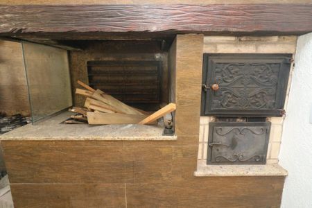 Casa à venda com 347m², 4 quartos e 6 vagas Casa à venda com 347m², 4 quartos e 6 vagasVaranda