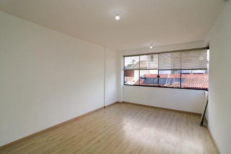 Casa à venda com 347m², 4 quartos e 6 vagas Casa à venda com 347m², 4 quartos e 6 vagasQuarto 3