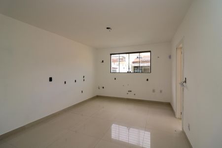 Casa à venda com 347m², 4 quartos e 6 vagas Casa à venda com 347m², 4 quartos e 6 vagasCozinha