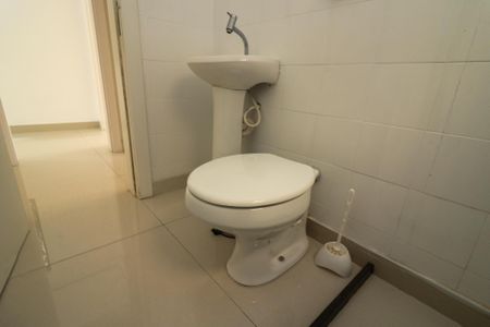 Casa à venda com 347m², 4 quartos e 6 vagas Casa à venda com 347m², 4 quartos e 6 vagasBanheiro de serviço