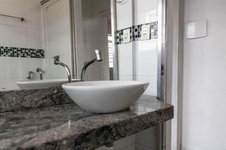 Apartamento à venda com 190m², 3 quartos e 4 vagas Apartamento à venda com 190m², 3 quartos e 4 vagasBanheiro