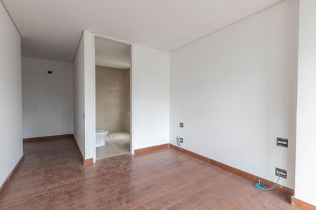 Apartamento à venda com 377m², 4 quartos e 5 vagas Apartamento à venda com 377m², 4 quartos e 5 vagasSuíte 1