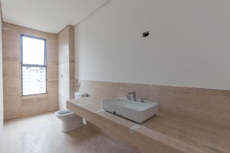 Apartamento à venda com 377m², 4 quartos e 5 vagas Apartamento à venda com 377m², 4 quartos e 5 vagasBanheiro