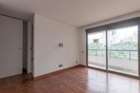 Apartamento à venda com 377m², 4 quartos e 5 vagas Apartamento à venda com 377m², 4 quartos e 5 vagasSuíte 3