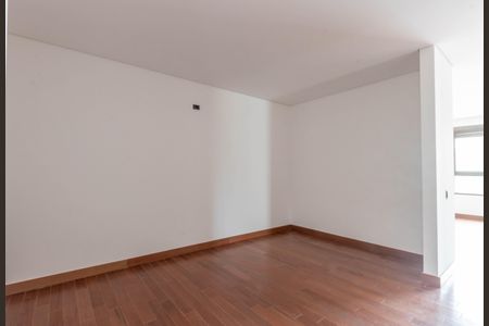 Apartamento à venda com 377m², 4 quartos e 5 vagas Apartamento à venda com 377m², 4 quartos e 5 vagasSuíte 4