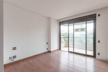 Apartamento à venda com 377m², 4 quartos e 5 vagas Apartamento à venda com 377m², 4 quartos e 5 vagasSuíte 1