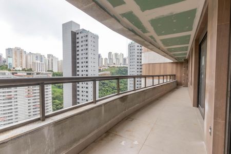 Apartamento à venda com 377m², 4 quartos e 5 vagas Apartamento à venda com 377m², 4 quartos e 5 vagasVaranda