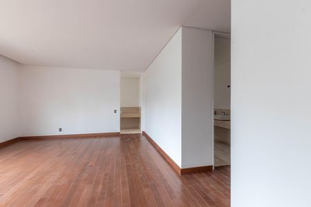 Apartamento à venda com 377m², 4 quartos e 5 vagas Apartamento à venda com 377m², 4 quartos e 5 vagasSuíte 4