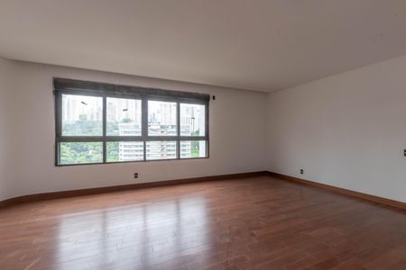 Apartamento à venda com 377m², 4 quartos e 5 vagas Apartamento à venda com 377m², 4 quartos e 5 vagasSuíte 4