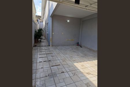 Casa à venda com 170m², 3 quartos e 2 vagas Casa à venda com 170m², 3 quartos e 2 vagasGaragem
