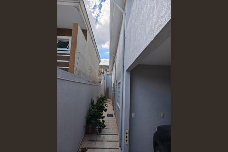 Casa à venda com 170m², 3 quartos e 2 vagas Casa à venda com 170m², 3 quartos e 2 vagasQuintal