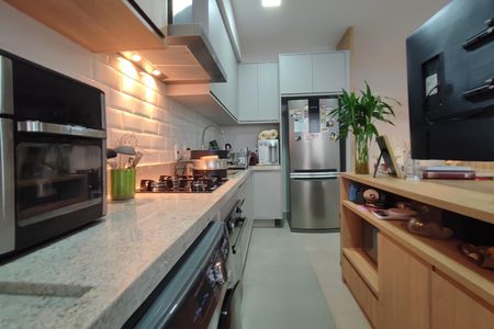 Apartamento à venda com 77m², 3 quartos e 2 vagas Apartamento à venda com 77m², 3 quartos e 2 vagasCozinha e Área de Serviço