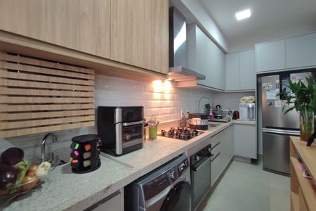 Apartamento à venda com 77m², 3 quartos e 2 vagas Apartamento à venda com 77m², 3 quartos e 2 vagasCozinha e Área de Serviço