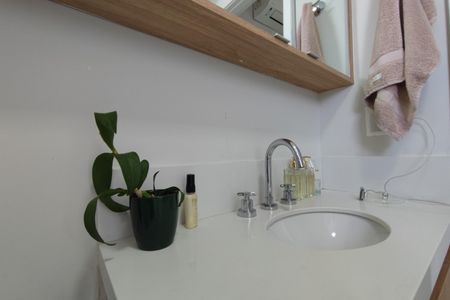 Apartamento à venda com 77m², 3 quartos e 2 vagas Apartamento à venda com 77m², 3 quartos e 2 vagasBanheiro Suíte