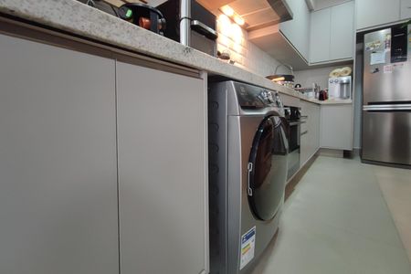 Apartamento à venda com 77m², 3 quartos e 2 vagas Apartamento à venda com 77m², 3 quartos e 2 vagasCozinha e Área de Serviço