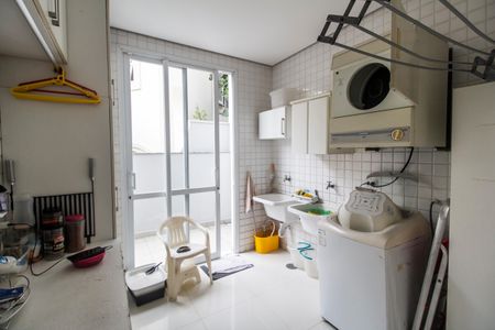 Casa de condomínio para alugar com 420m², 1 quarto e 4 vagas Casa de condomínio para alugar com 420m², 1 quarto e 4 vagasÁrea de Serviço