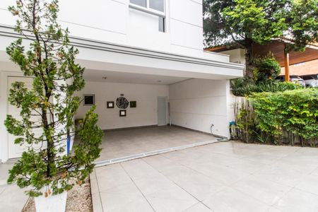 Casa de condomínio para alugar com 420m², 1 quarto e 4 vagas Casa de condomínio para alugar com 420m², 1 quarto e 4 vagasGaragem