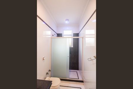 Casa de condomínio para alugar com 420m², 1 quarto e 4 vagas Casa de condomínio para alugar com 420m², 1 quarto e 4 vagasBanheiro da Suíte 4